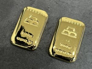 K24の100グラムのインゴット2本